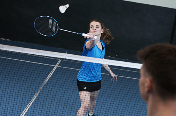 Kỹ Thuật Phát Cầu Lông