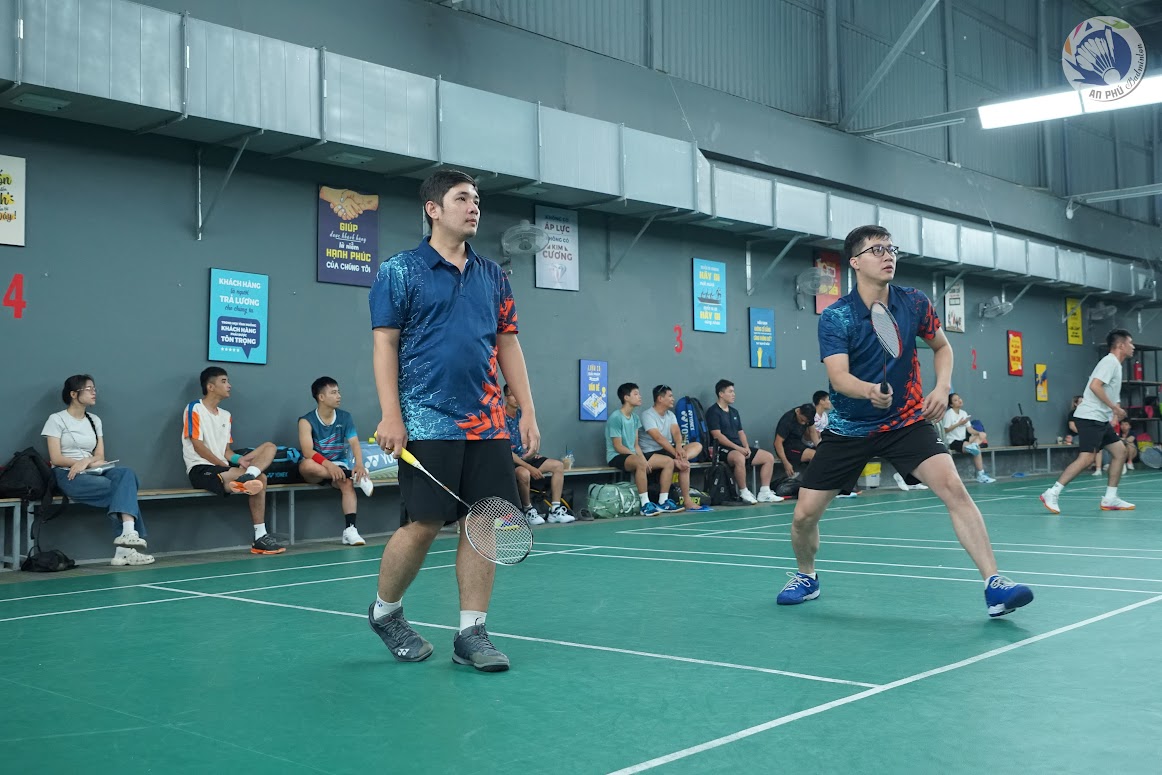 Kỹ Thuật Ve Cầu Lông Trái Tay Chuẩn Xác