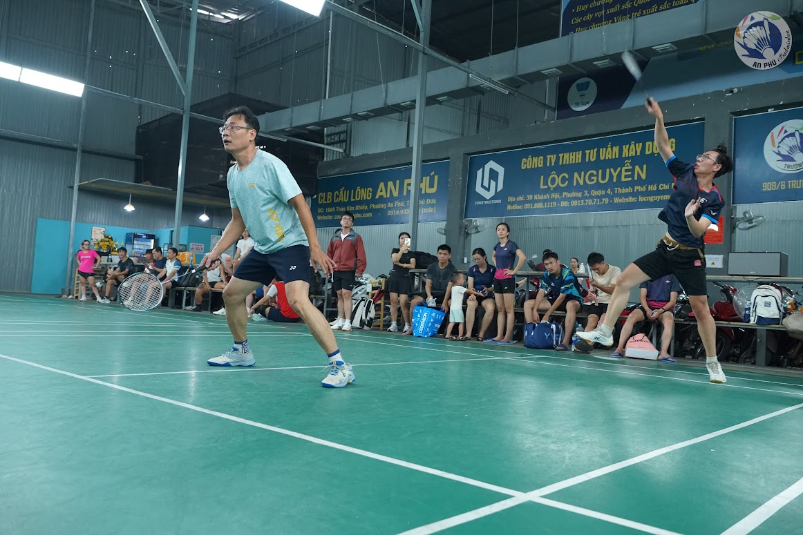 Kỹ Thuật Ve Cầu Lông Trái Tay Chuẩn Xác