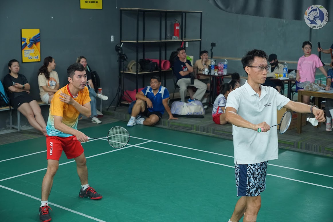 Kỹ Thuật Giao Cầu Cơ Bản Trong Cầu Lông