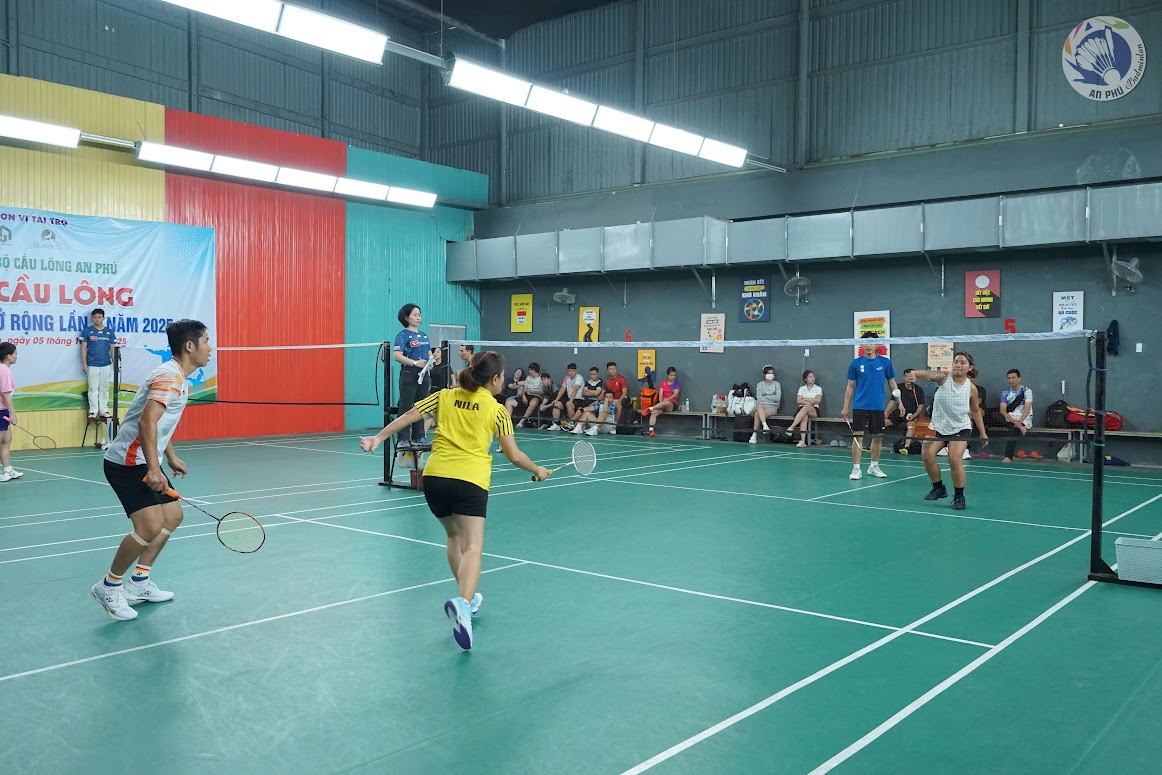 Kỹ Thuật Đánh Cầu Thấp Thuận Tay Chuẩn Xác