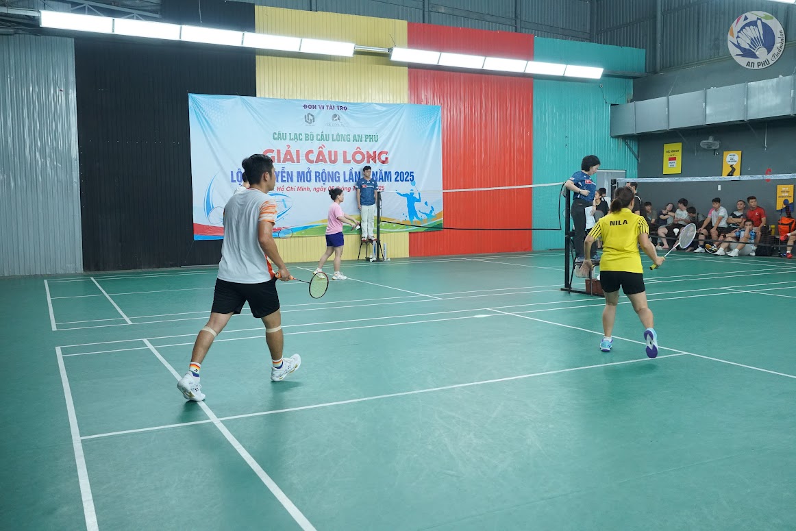 Kỹ Thuật Đánh Cầu Thấp Thuận Tay Chuẩn Xác