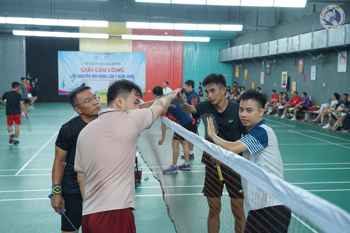 Thuê Sân Cầu Lông Gần Tôi