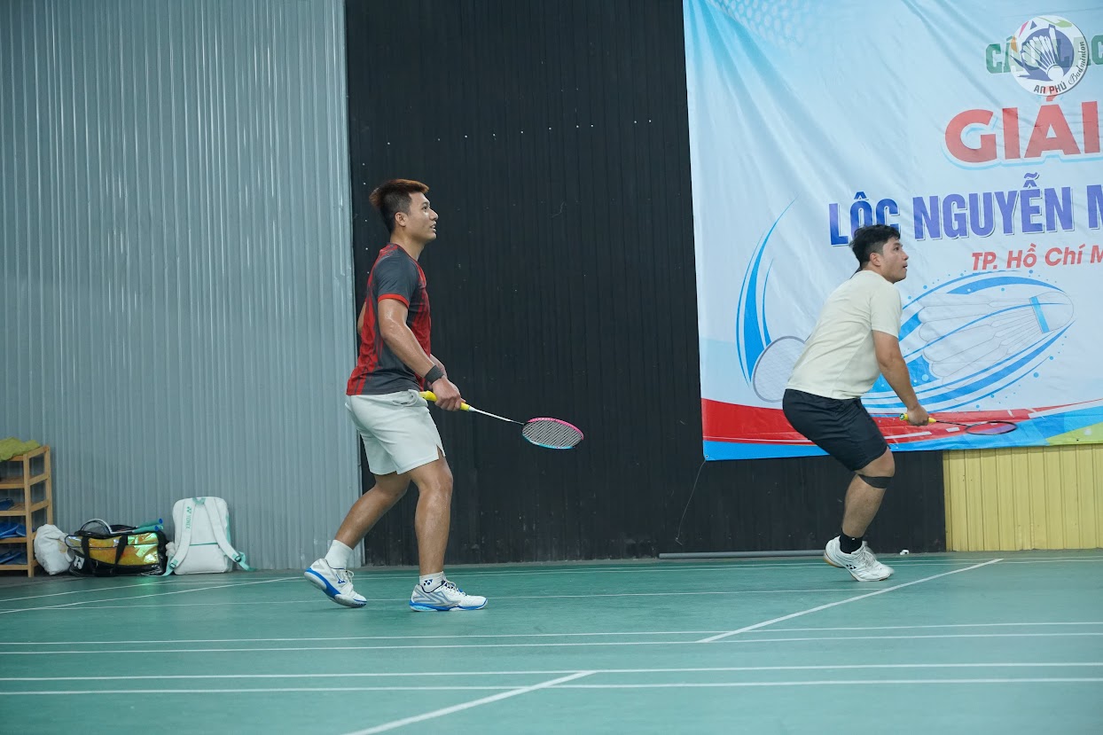 Kỹ Thuật Cầm Vợt Cầu Lông