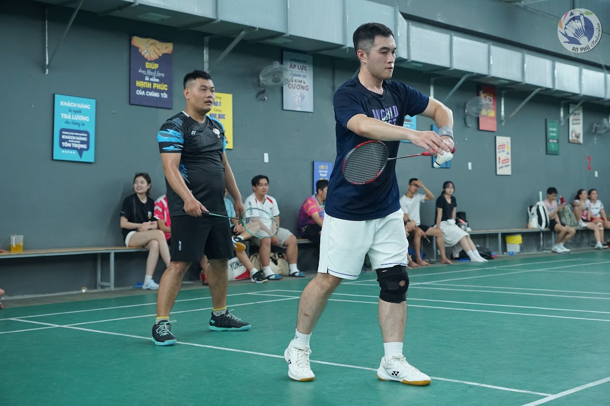 Kỹ Thuật Cầm Vợt Cầu Lông
