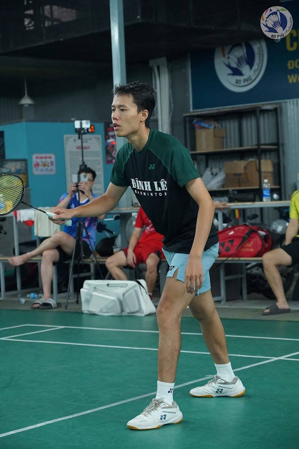 Kỹ Thuật Phát Cầu Trái Tay