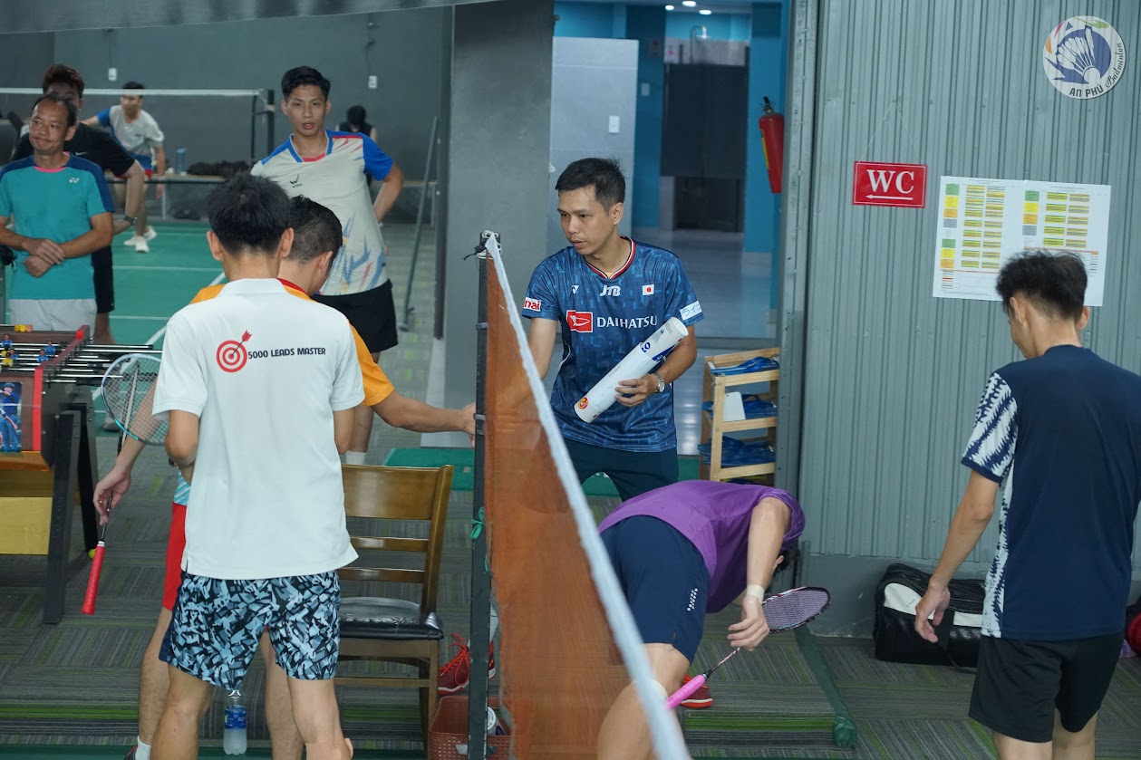 Mẹo Tránh Chấn Thương Khi Chơi Cầu Lông