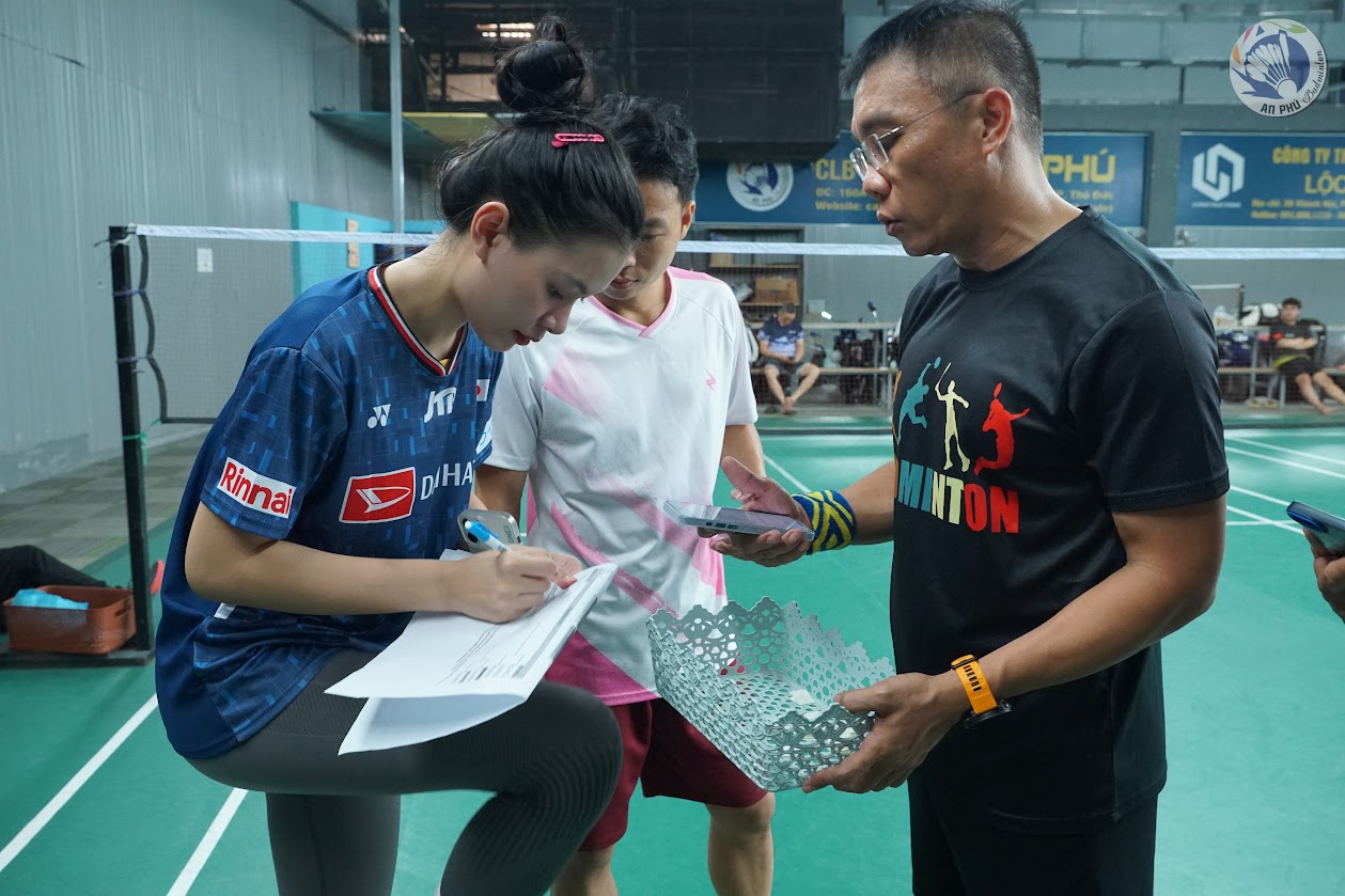 Mẹo Tránh Chấn Thương Khi Chơi Cầu Lông