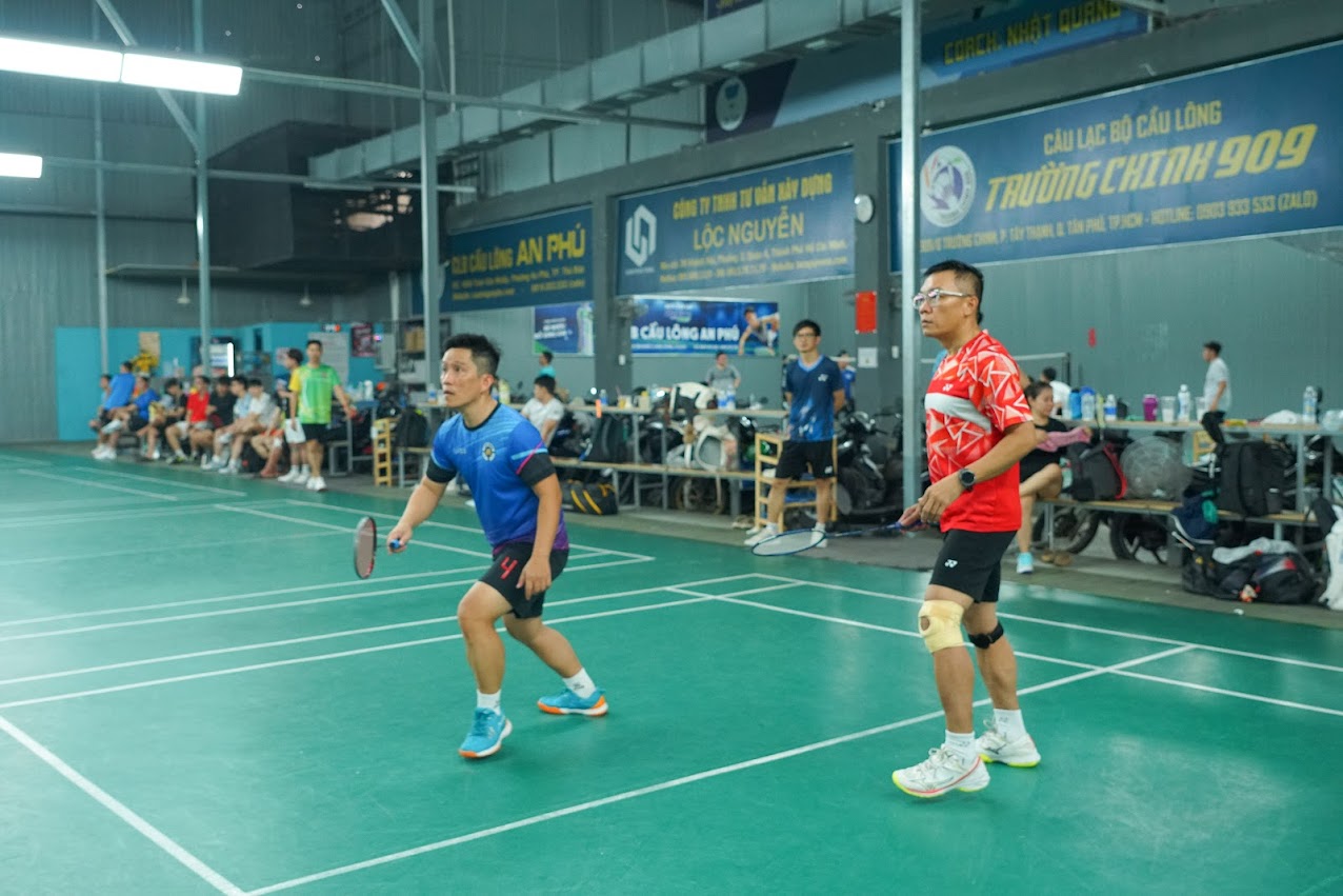 Sân Cầu Lông Trong Nhà Chất Lượng