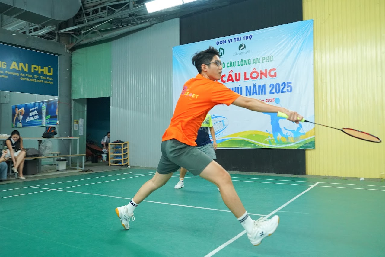 Sân Cầu Lông Trong Nhà Chất Lượng