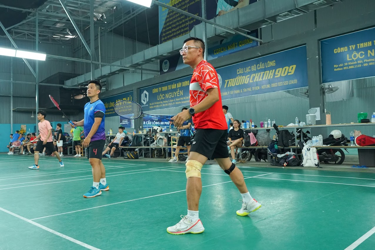 Sân Cầu Lông Trong Nhà Chất Lượng