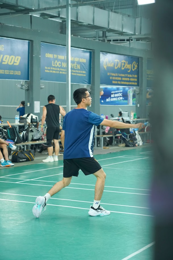 Sân Cầu Lông Thoáng Mát