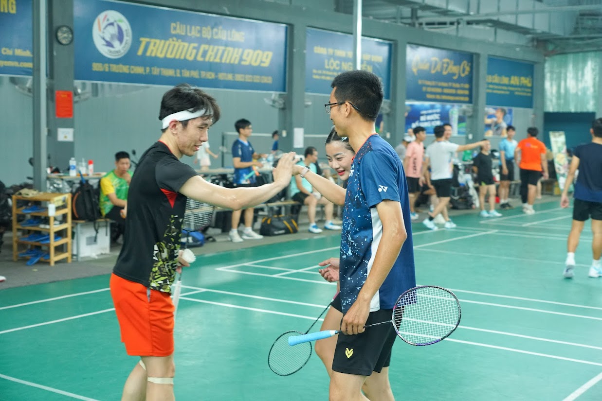 Cách Đánh Cầu Lông Đúng Kỹ Thuật